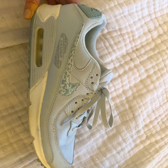 Women’s Air Max 90s - Size 8.5 - Picture 3 of 6